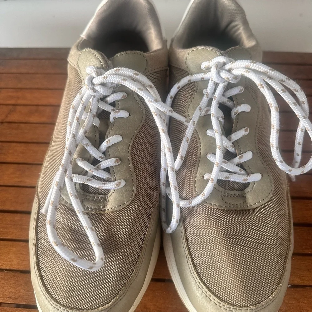 A New Day women's taupe athletic shoes size 7.5